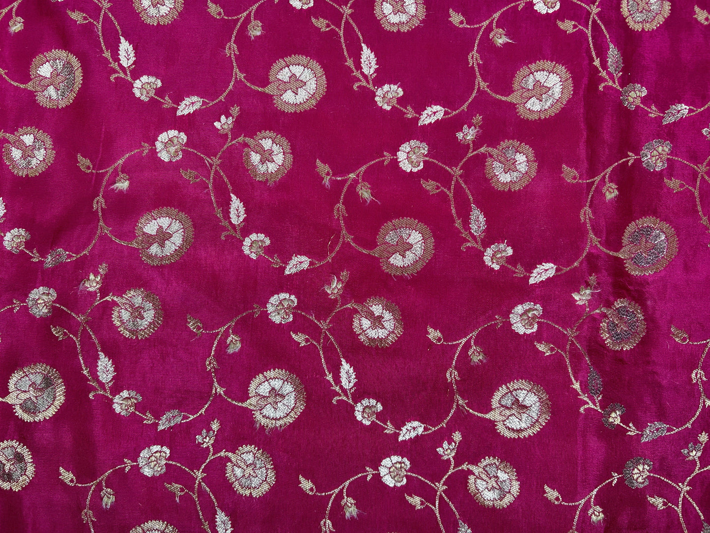 DUPION BANARASI SILVER-GOLD JAL