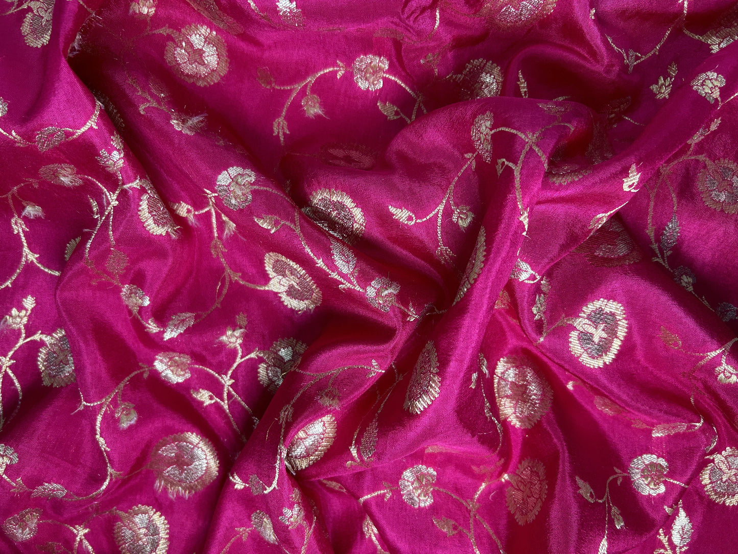 DUPION BANARASI SILVER-GOLD JAL
