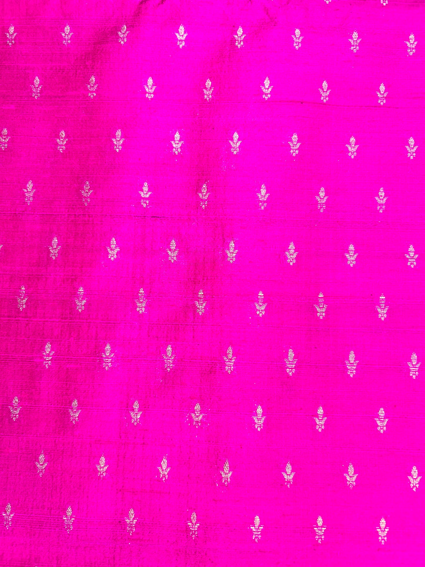 RAW SILK BUTI
