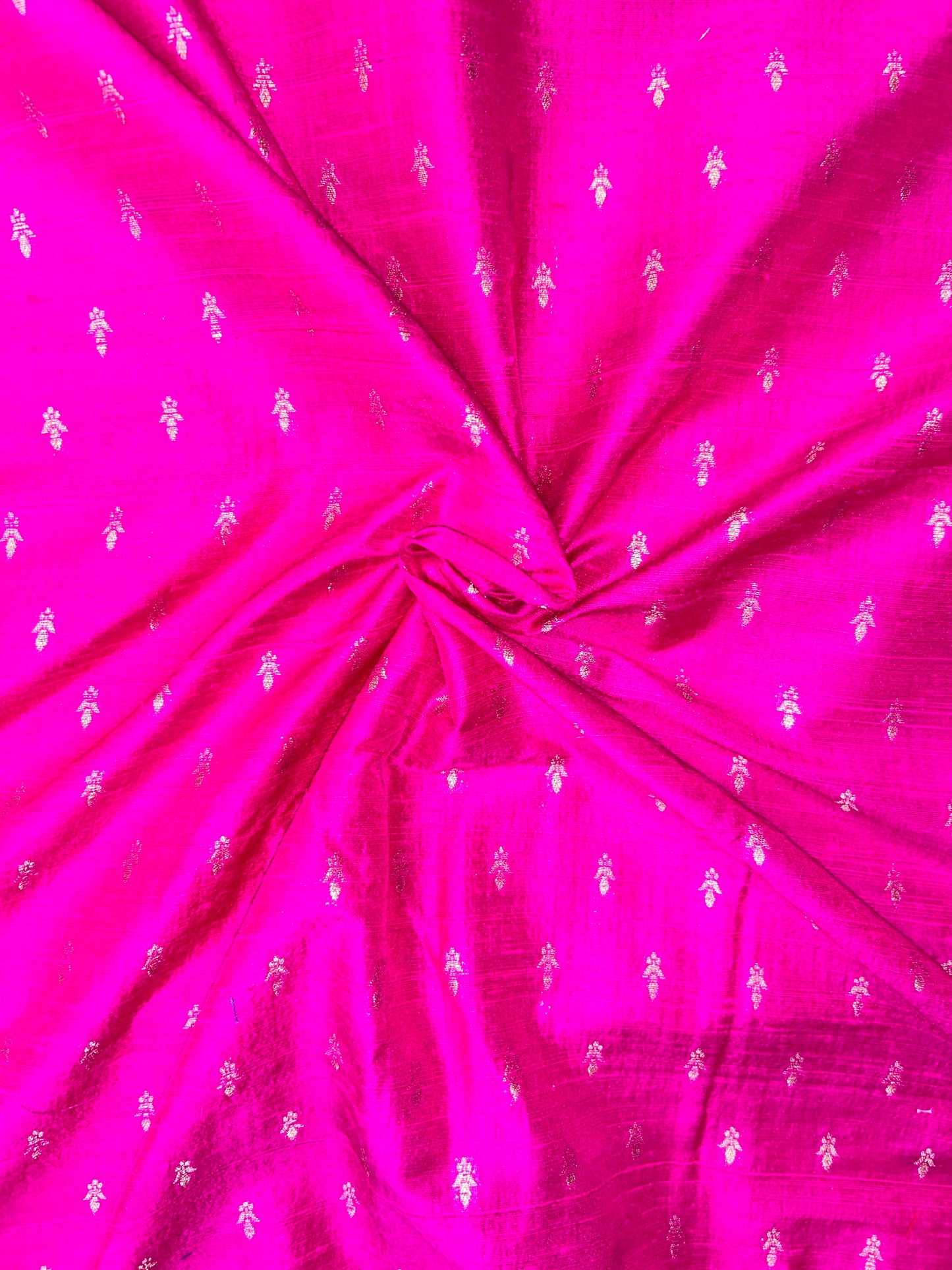 RAW SILK BUTI